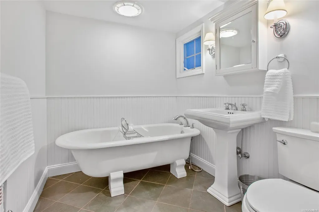 315 Horton Highway Mineola NY 11501