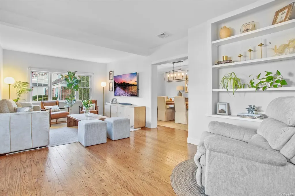 315 Horton Highway Mineola NY 11501