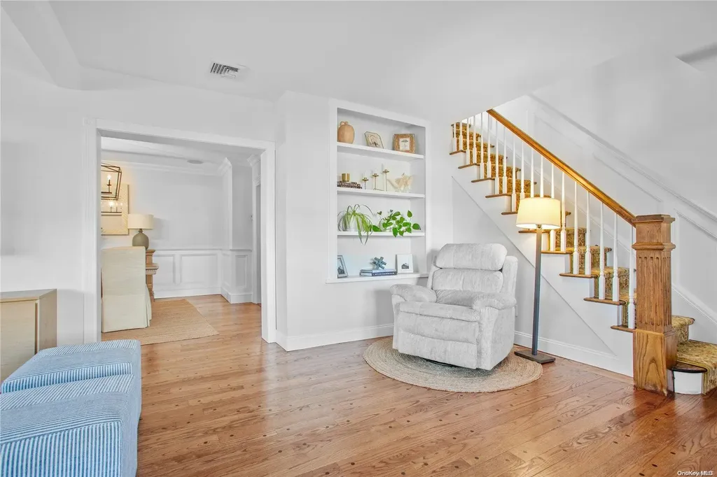 315 Horton Highway Mineola NY 11501