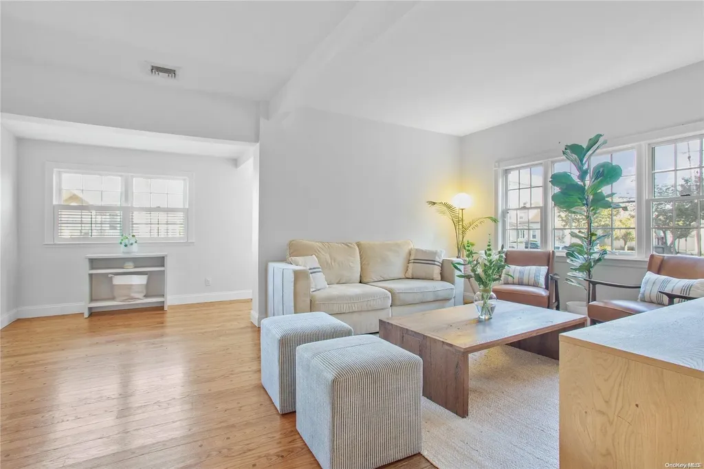 315 Horton Highway Mineola NY 11501