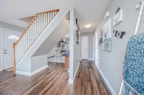 26 W Marine Avenue Lindenhurst NY 11757