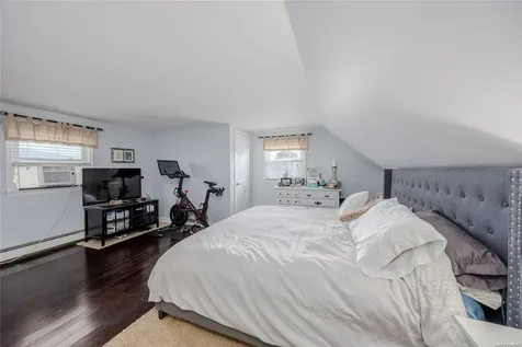 26 W Marine Avenue Lindenhurst NY 11757