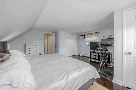 26 W Marine Avenue Lindenhurst NY 11757