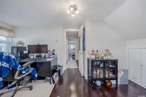 26 W Marine Avenue Lindenhurst NY 11757