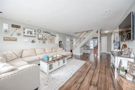 26 W Marine Avenue Lindenhurst NY 11757