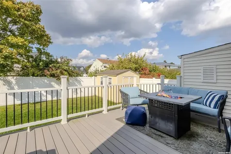 26 W Marine Avenue Lindenhurst NY 11757