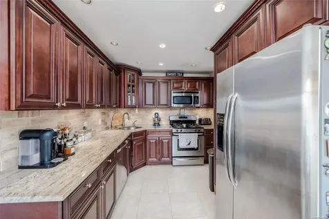 26 W Marine Avenue Lindenhurst NY 11757