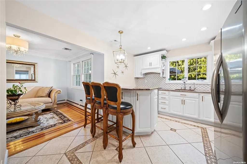 15 Cedar Point Drive West Islip NY 11795