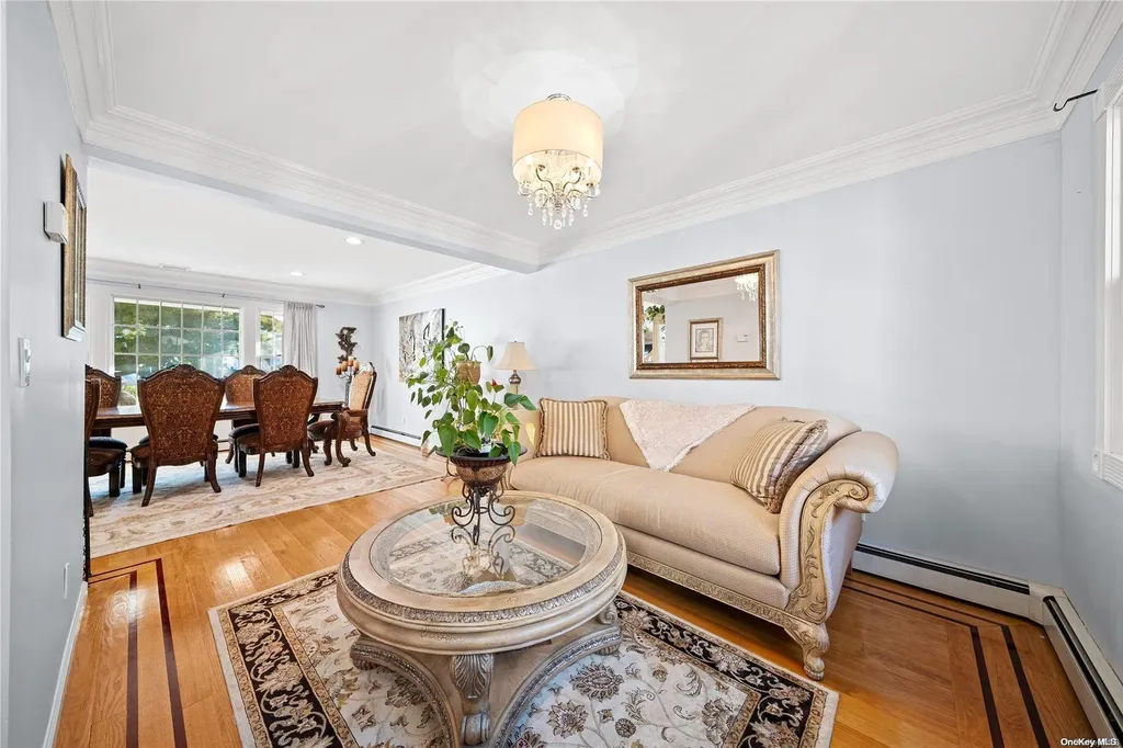 15 Cedar Point Drive West Islip NY 11795