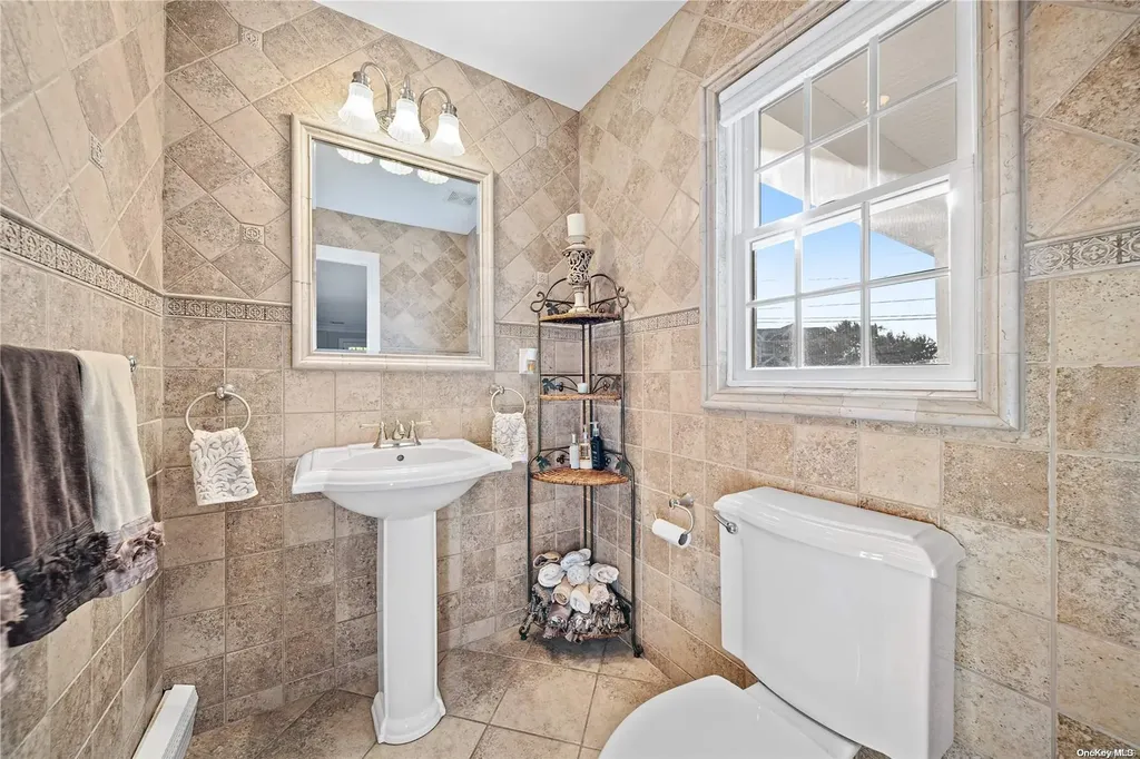 15 Cedar Point Drive West Islip NY 11795