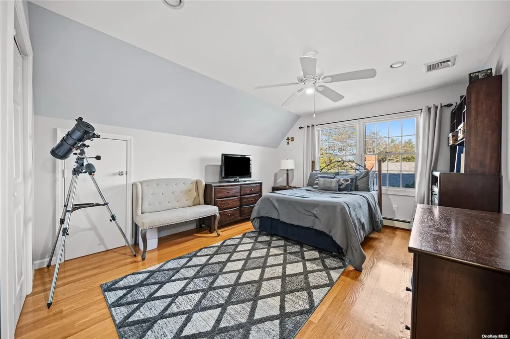 15 Cedar Point Drive West Islip NY 11795
