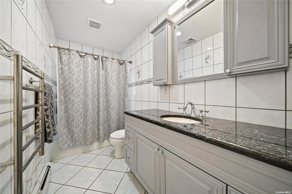 15 Cedar Point Drive West Islip NY 11795