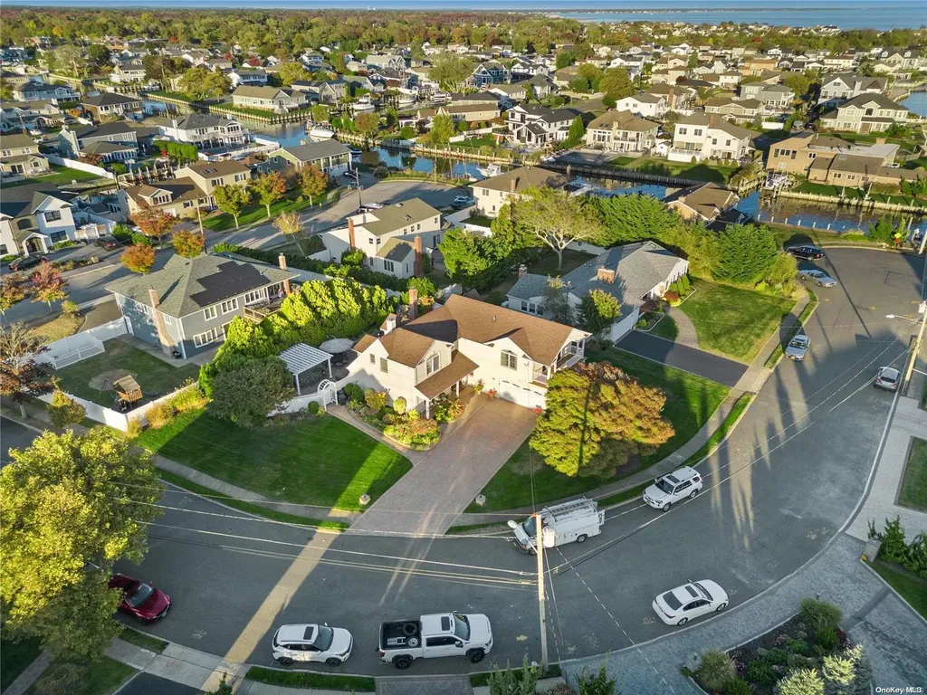 15 Cedar Point Drive West Islip NY 11795