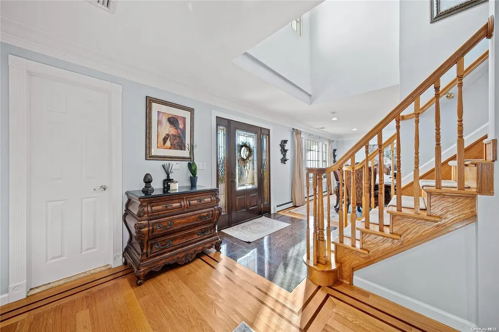 15 Cedar Point Drive West Islip NY 11795
