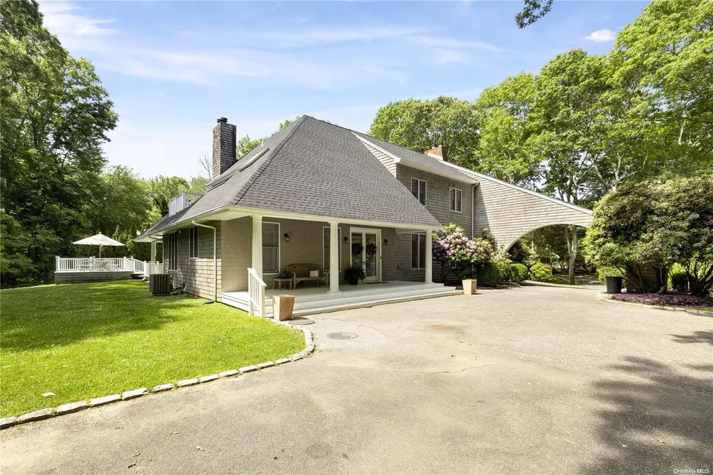 25 Deerwood Path Sag Harbor NY 11963