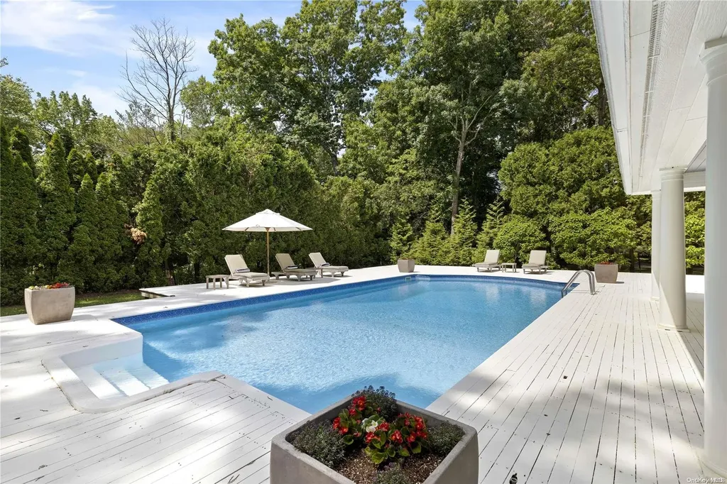 25 Deerwood Path Sag Harbor NY 11963