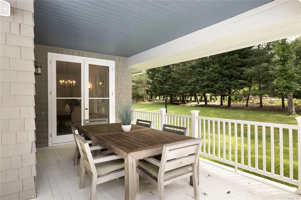 25 Deerwood Path Sag Harbor NY 11963