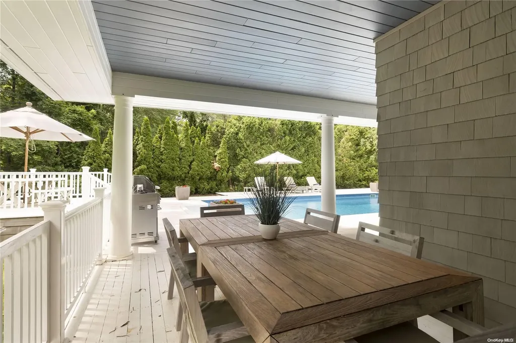 25 Deerwood Path Sag Harbor NY 11963