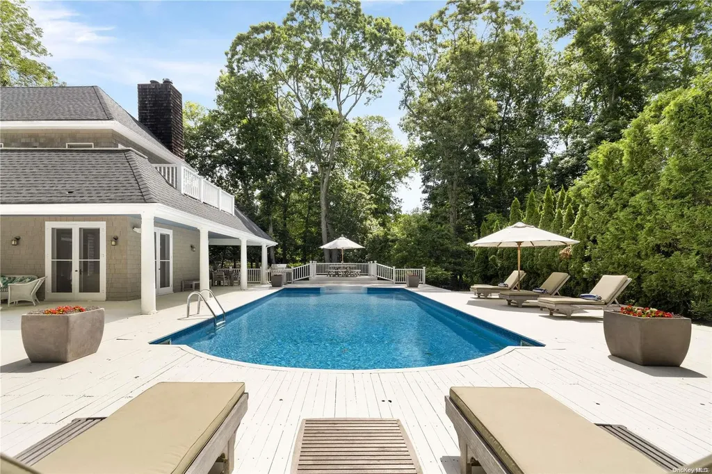25 Deerwood Path Sag Harbor NY 11963