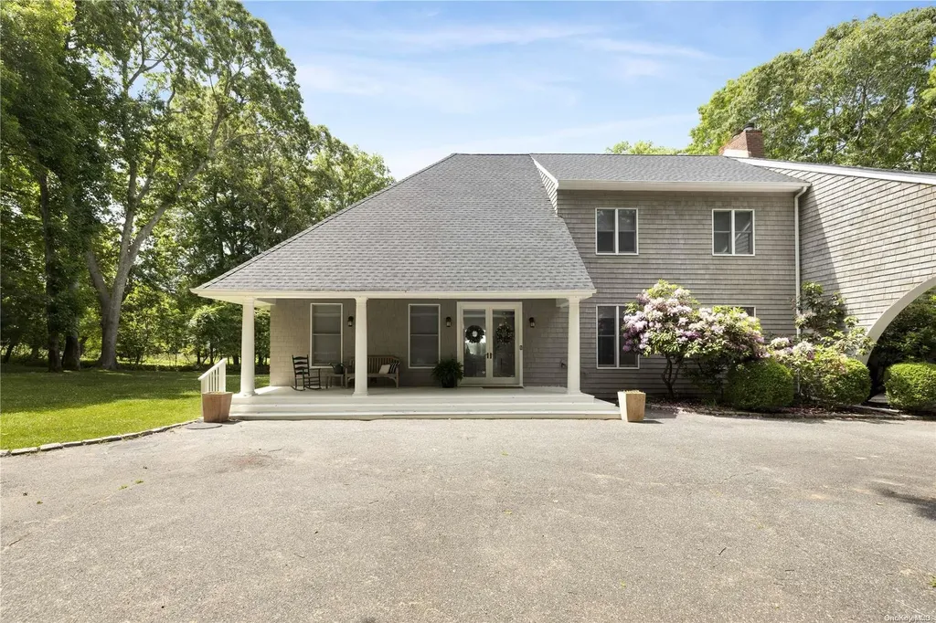 25 Deerwood Path Sag Harbor NY 11963