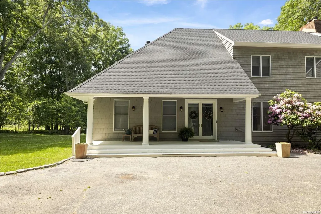25 Deerwood Path Sag Harbor NY 11963