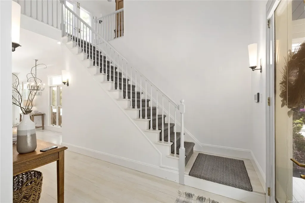 25 Deerwood Path Sag Harbor NY 11963
