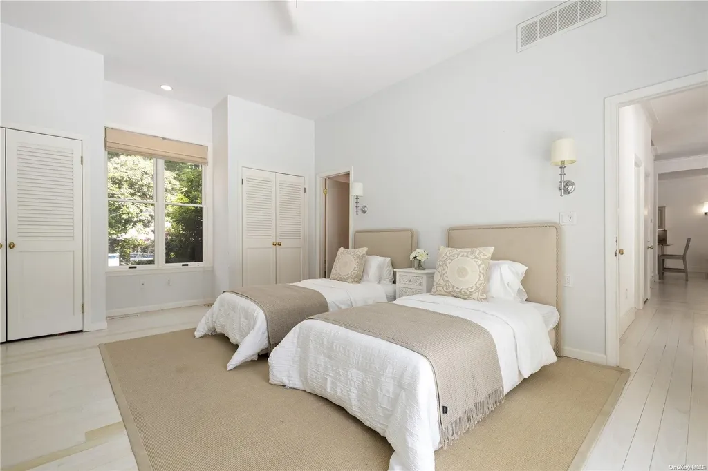 25 Deerwood Path Sag Harbor NY 11963