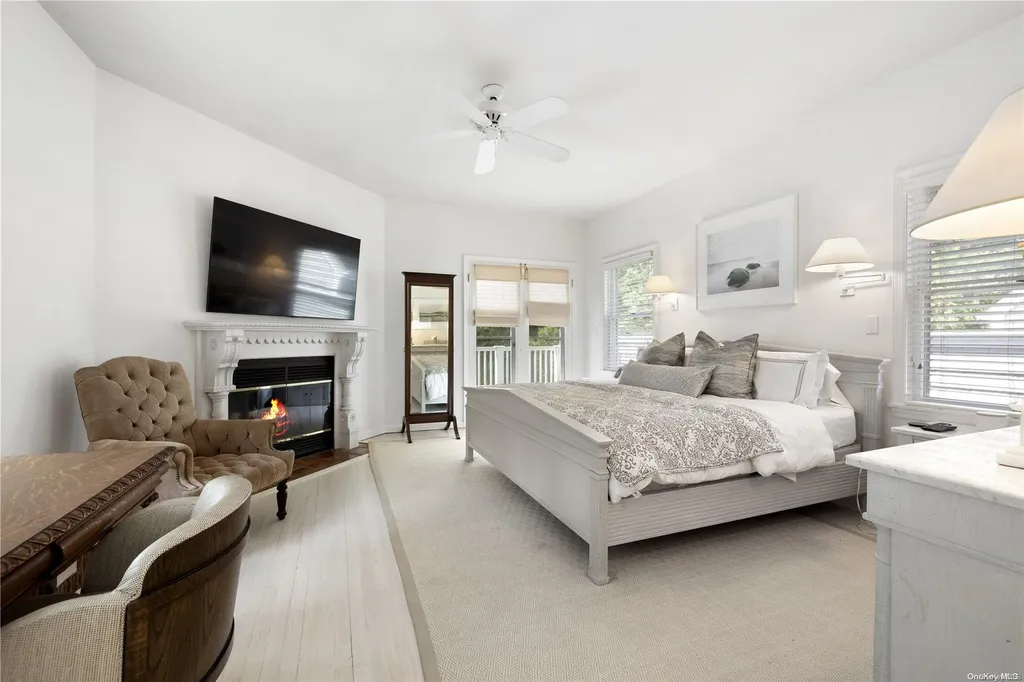 25 Deerwood Path Sag Harbor NY 11963