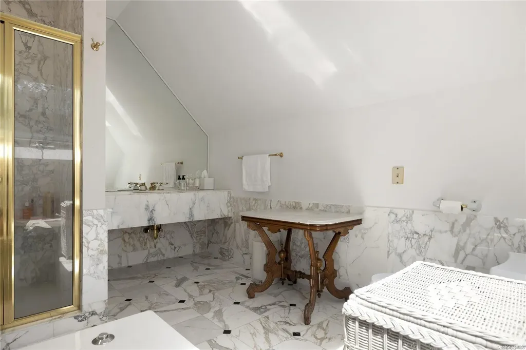 25 Deerwood Path Sag Harbor NY 11963