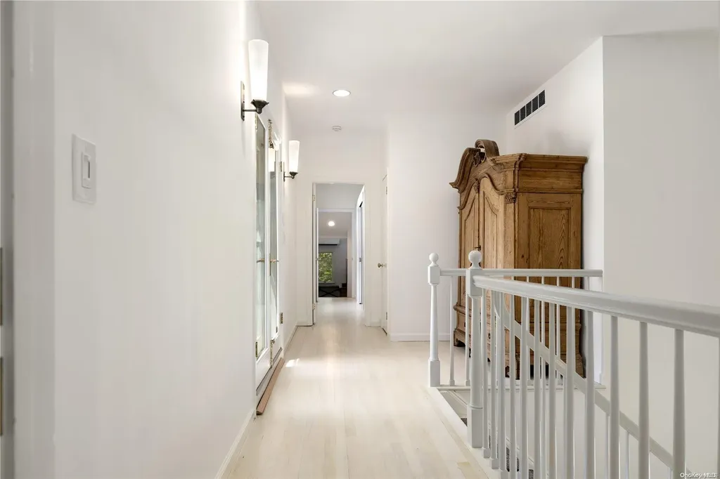 25 Deerwood Path Sag Harbor NY 11963