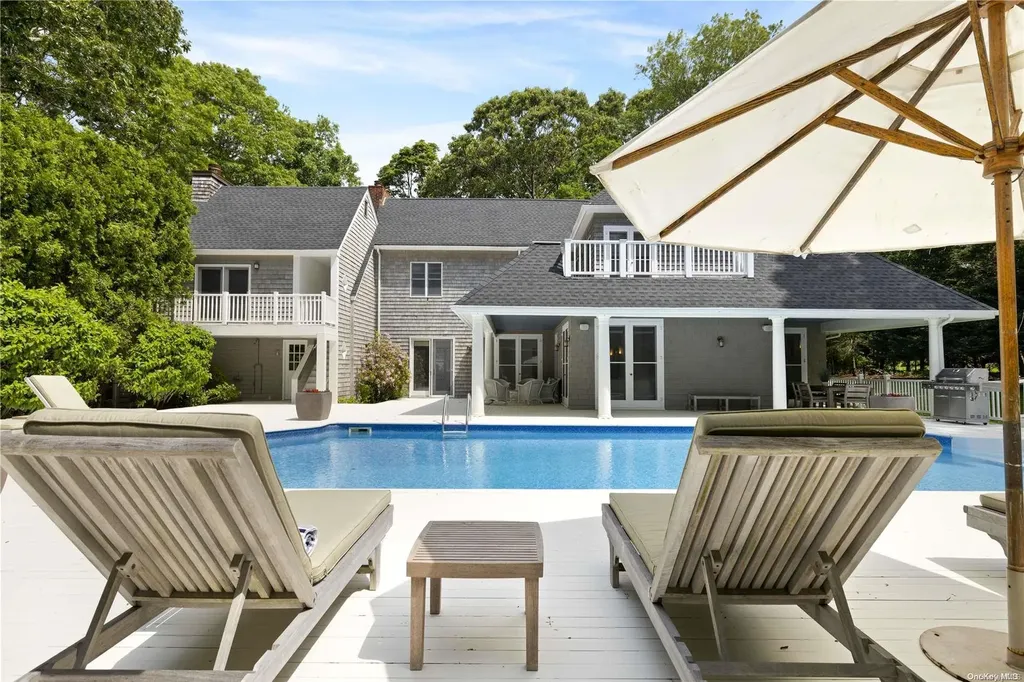 25 Deerwood Path Sag Harbor NY 11963