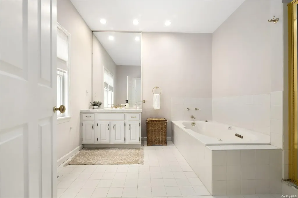 25 Deerwood Path Sag Harbor NY 11963