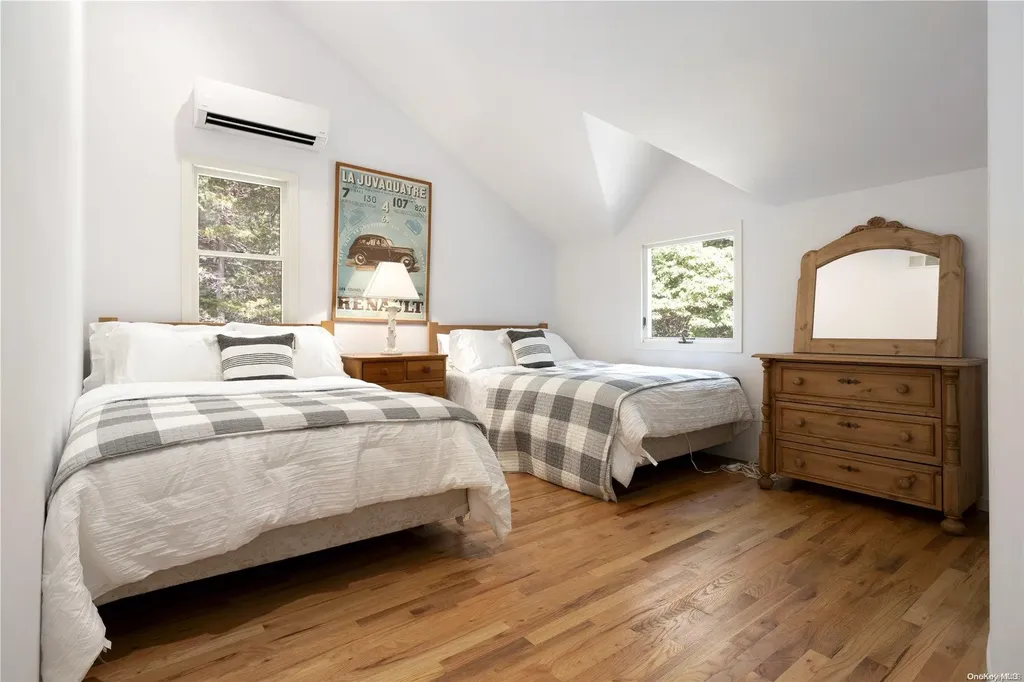 25 Deerwood Path Sag Harbor NY 11963