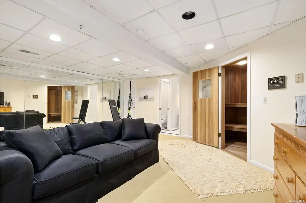 25 Deerwood Path Sag Harbor NY 11963