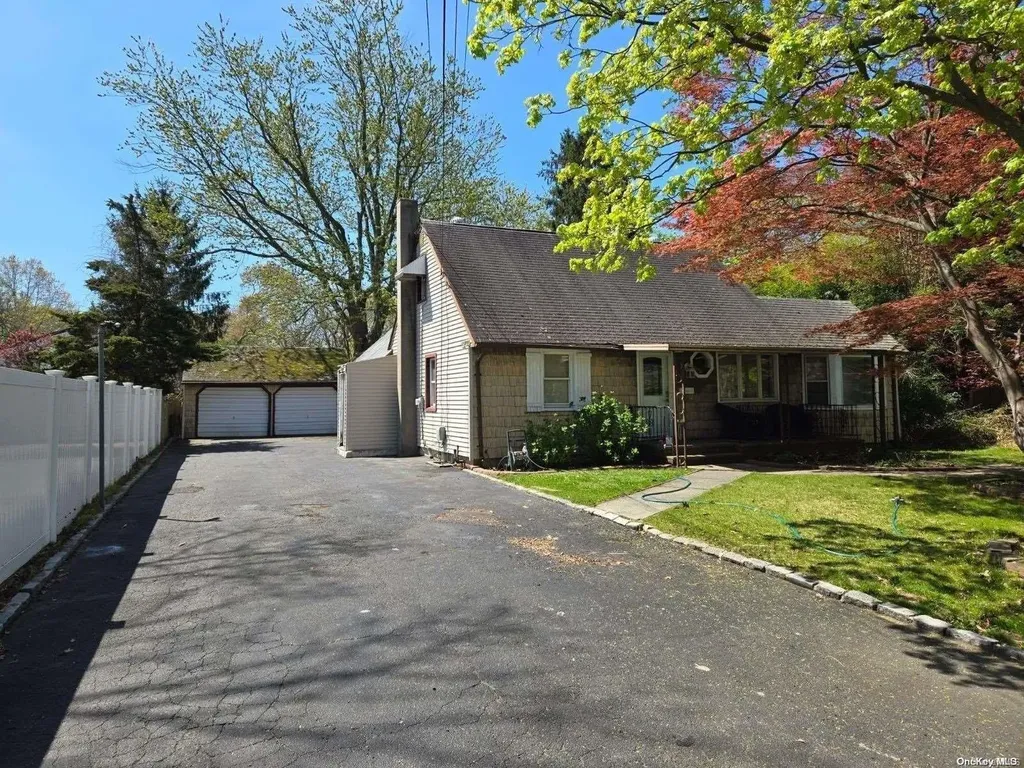 82 Bay Shore Road Bay Shore NY 11706