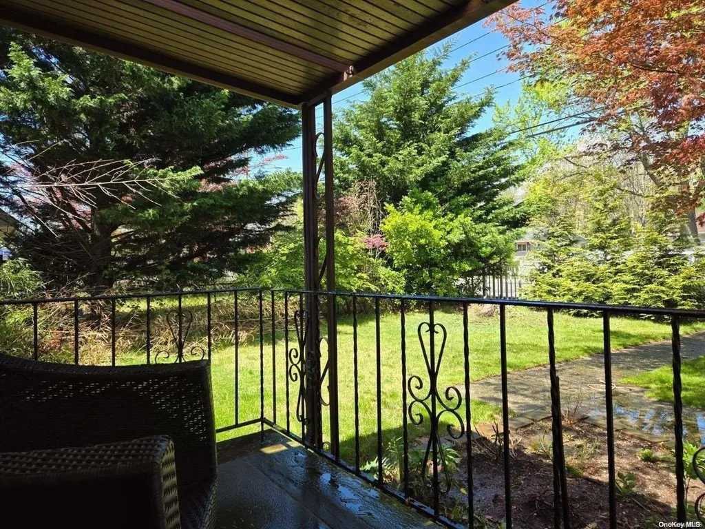 82 Bay Shore Road Bay Shore NY 11706