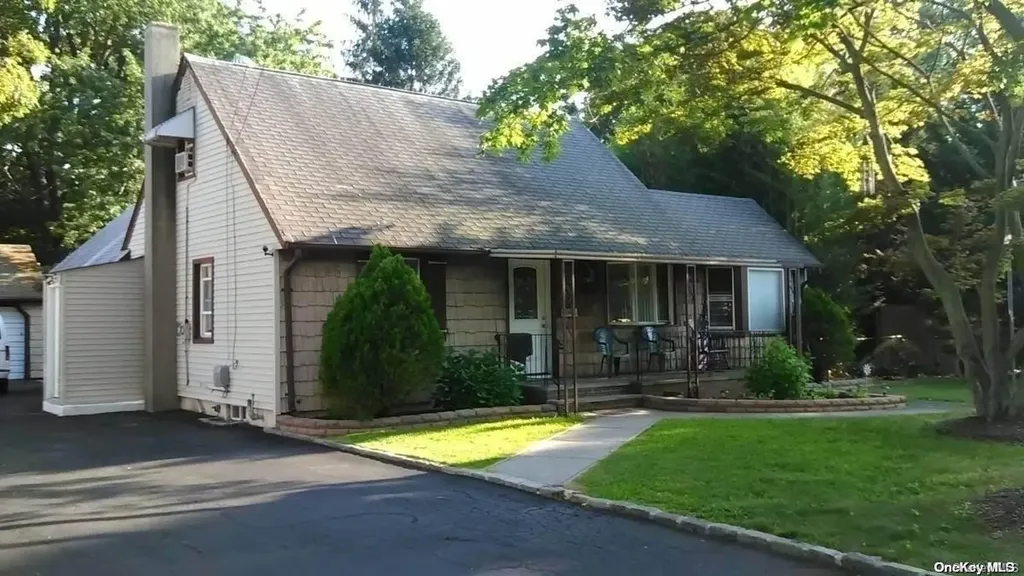 82 Bay Shore Road Bay Shore NY 11706