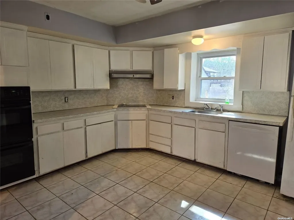 82 Bay Shore Road Bay Shore NY 11706