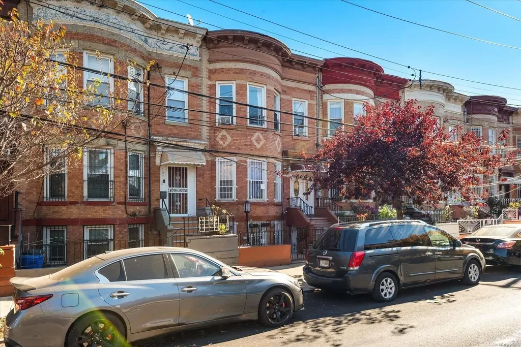 189 Hemlock Street Brooklyn NY 11208