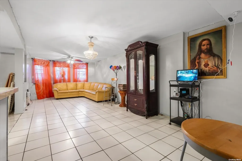 189 Hemlock Street Brooklyn NY 11208