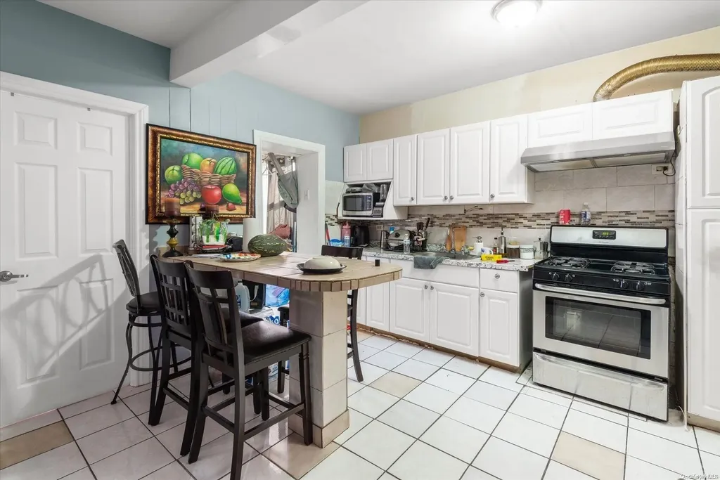 189 Hemlock Street Brooklyn NY 11208