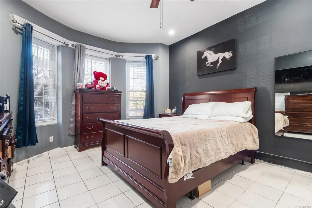 189 Hemlock Street Brooklyn NY 11208
