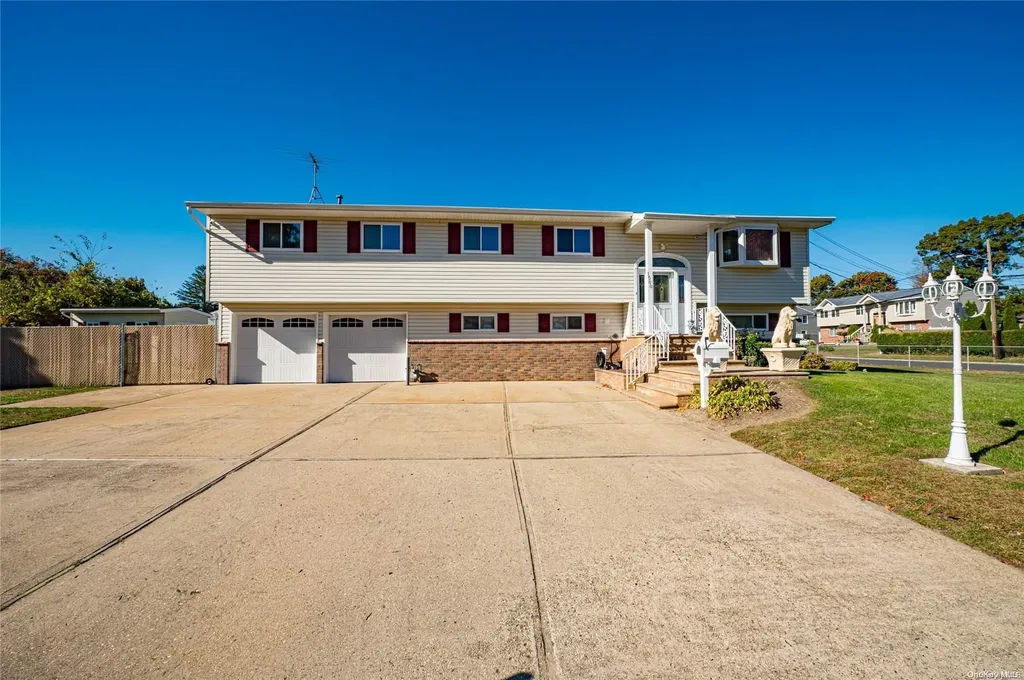 1500 Chicago Avenue Bay Shore NY 11706