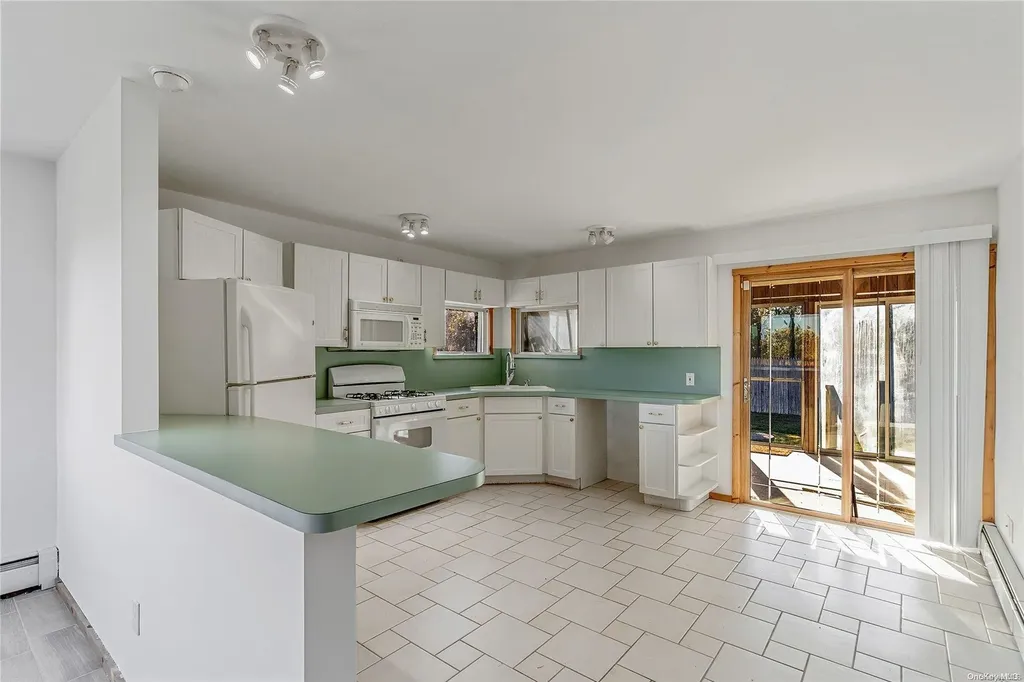 9 Riviera Drive Mastic Beach NY 11951