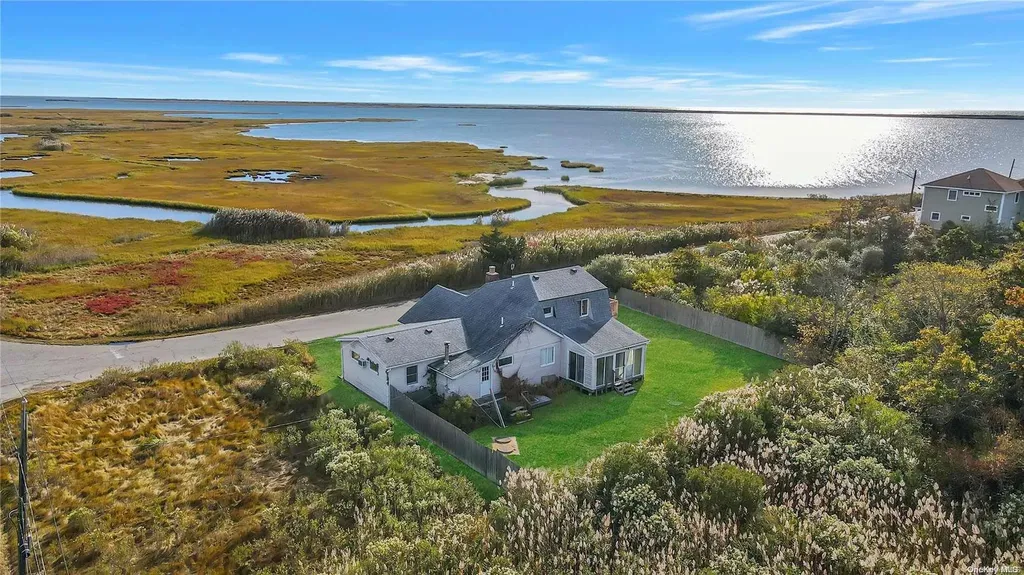 9 Riviera Drive Mastic Beach NY 11951
