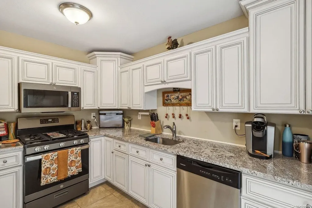 1 Saddlebrook Court Middle Island NY 11953