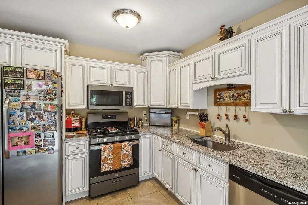 1 Saddlebrook Court Middle Island NY 11953