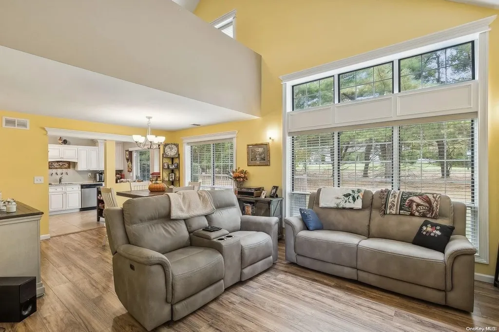 1 Saddlebrook Court Middle Island NY 11953