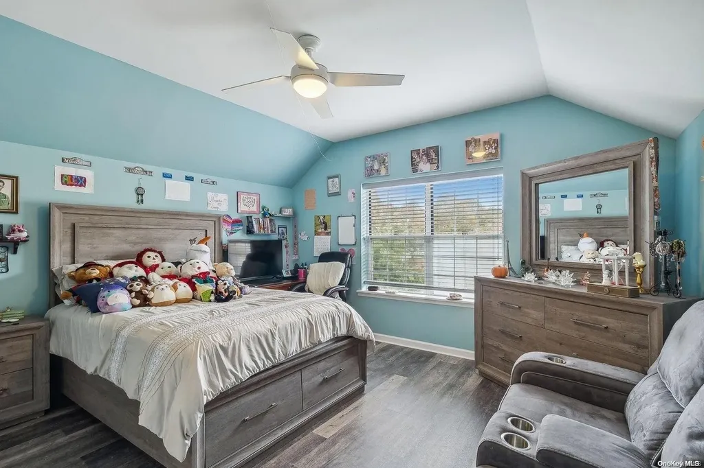 1 Saddlebrook Court Middle Island NY 11953