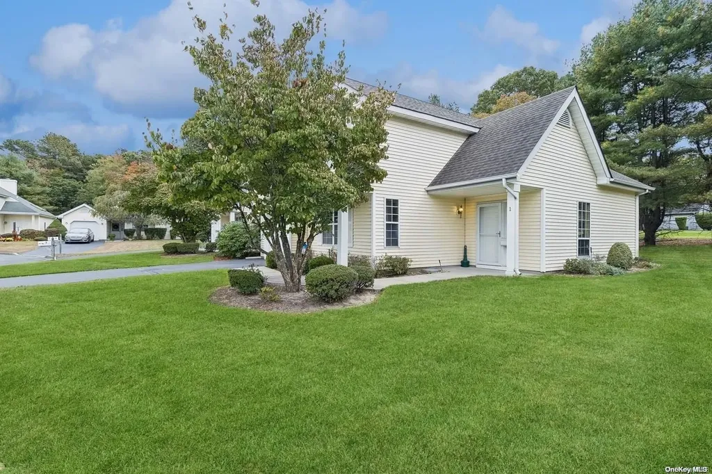 1 Saddlebrook Court Middle Island NY 11953